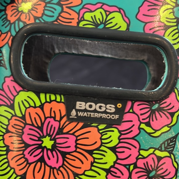 Bogs Waterproof Kids Boots Youth Size 2 Classic Pansies Classic Pull On Rain Mud - Picture 3 of 7